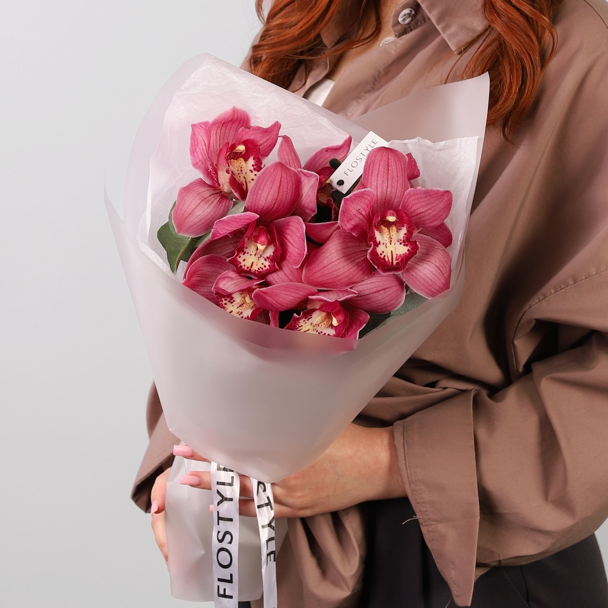 buket s orhideej 327